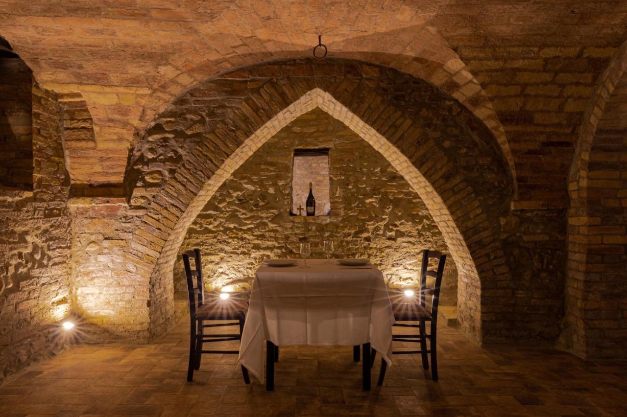 Castello Di Petecciano B&B Mosciano Sant'Angelo Luaran gambar