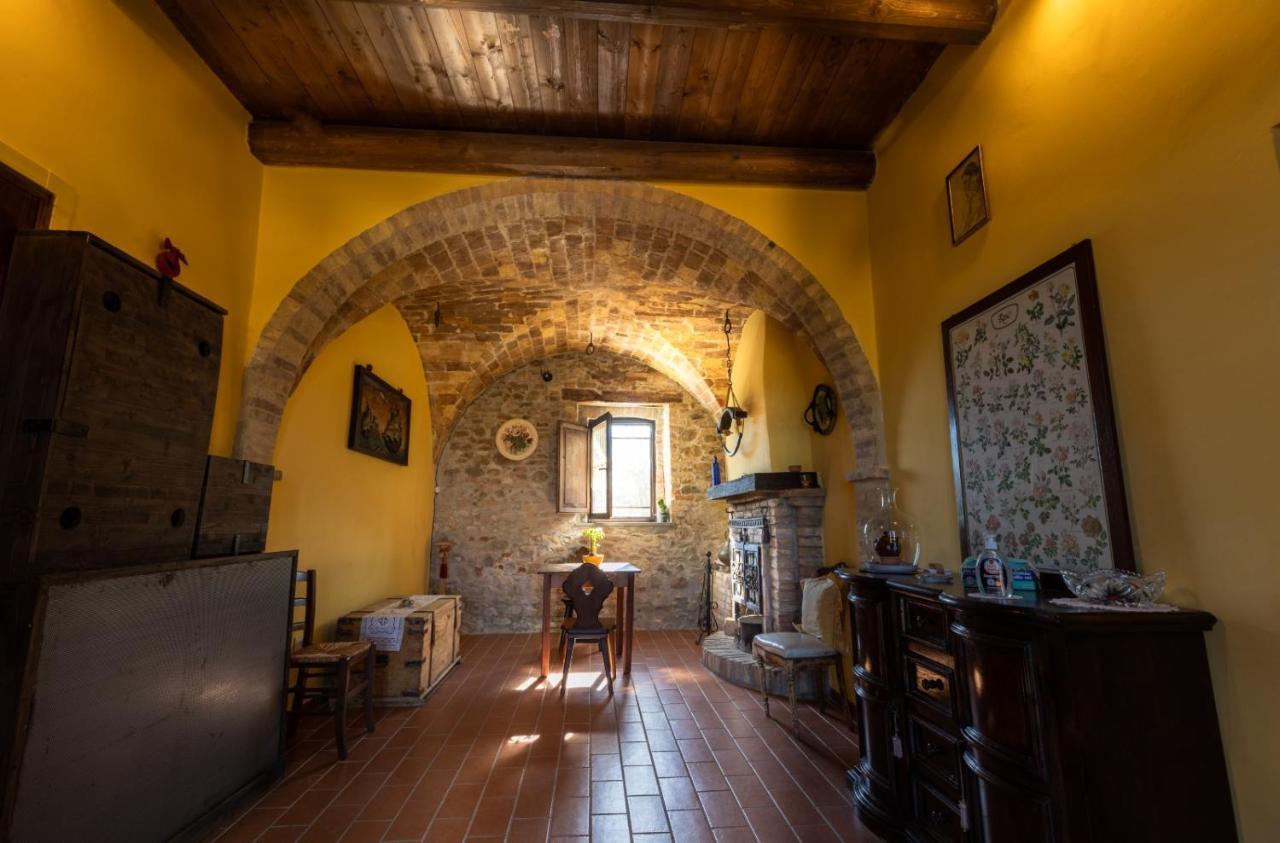 Castello Di Petecciano B&B Mosciano Sant'Angelo Luaran gambar